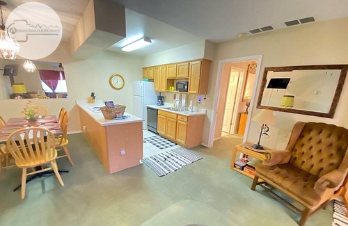 Apache Junction Condo | Goldminers Getaway, History & Modern Amenities Near the Superstition Mountains!