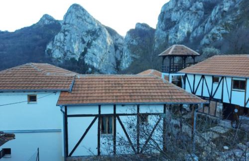 Stara Planina House | Golemi kamik Pirot