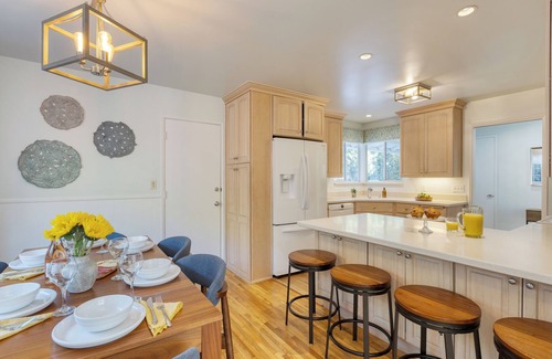 Goleta House | Goleta Getaway by AvantStay | Private Backyard, 1.5mi to the Beach!