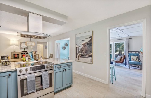 Shipyard Plantation House | Golf! 3 bedroom 2.5 bath home in Shipyard, steps to golf, 5 min drive to beach