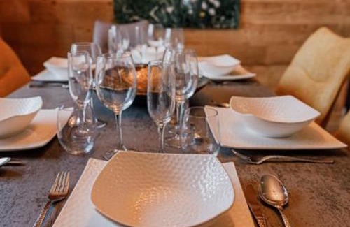 Le Chambon-sur-Lignon House | Golf, Bain à Remous, Piscine et Activités Ludiques : Lodge de Luxe pour 4 Adultes + 2 Enfants - FR-1-582-368
