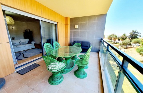 Olhao Apartment | Golf, beach, country and city. Central and modern for up to 5 guests