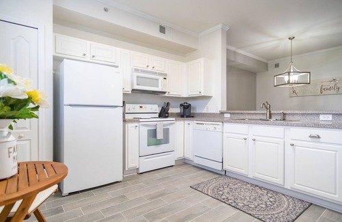 Naples Condo | Golf & Beaches Naples Getaway