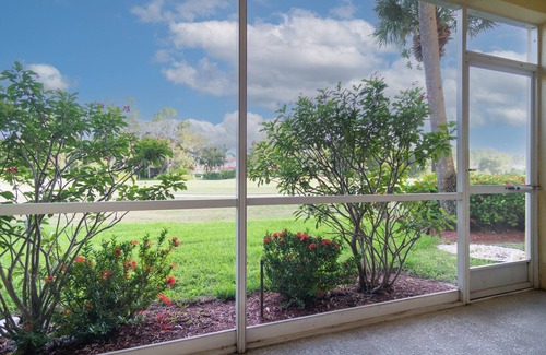 Naples Condo | Golf & Beaches Naples Getaway