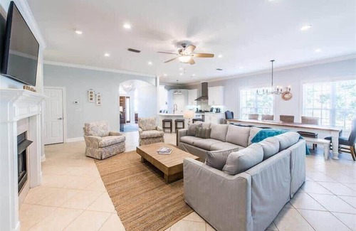 Fort Walton Beach - Destin House | Golf Cart & 4 Bikes! Walk to the Beach & the Pool! One Story Home in Gated Comm!