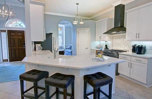 Fort Walton Beach - Destin House | Golf Cart & 4 Bikes! Walk to the Beach & the Pool! One Story Home in Gated Comm!