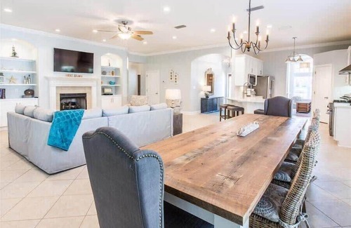 Fort Walton Beach - Destin House | Golf Cart & 4 Bikes! Walk to the Beach & the Pool! One Story Home in Gated Comm!