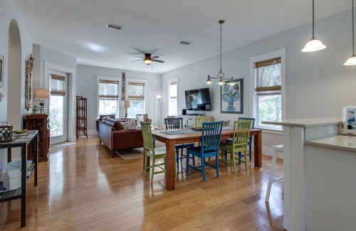Seagrove Beach House | Golf Cart and 4 Bikes! 8 Min Walk to the Beach! Next to the Community Pool! Lake