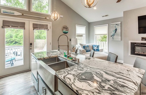Little River Cottage | Golf Cart Included: Little River Cottage w/Deck!