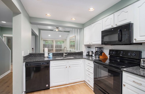 Sandestin Condo | Golf cart, newly renovated villa, pet friendly!