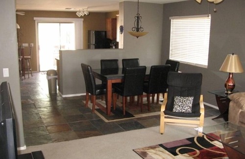 San Tan Valley House | Golf Coarse Home in Gated Community. Quiet, comfortable with great sunset views.