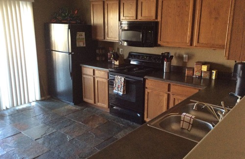 San Tan Valley House | Golf Coarse Home in Gated Community. Quiet, comfortable with great sunset views.