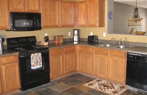 San Tan Valley House | Golf Coarse Home in Gated Community. Quiet, comfortable with great sunset views.