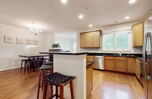 Glen Riddle House | Golf course-adjacent condo with access to a pool, hot tub, & fitness room