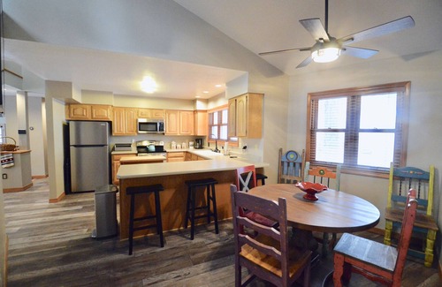 Angel Fire House | Golf Course and Mountain View All-In-One-minutes from the Resort