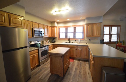 Angel Fire House | Golf Course and Mountain View All-In-One-minutes from the Resort
