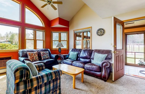 Woodstock Condo | Golf-course condo with WiFI, W/D, deck, pools, hot tub, tennis, & game room