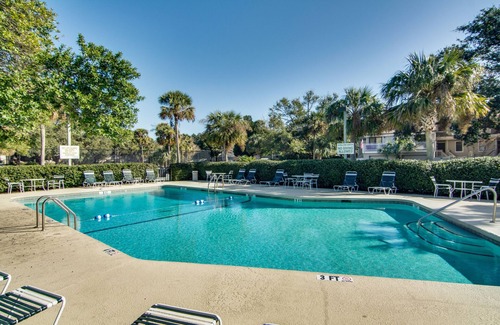 Isle of Palms Condo | Golf course-front condo with beach access, golf views, outdoor pool, tennis, W/D
