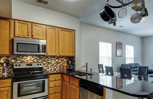 Red Hill Condo | Golf-course-front condo at Legends with pool, tennis court, fireplace, AC & W/D