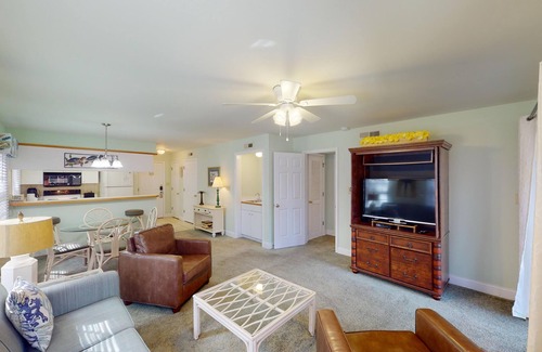 Pawleys Island Condo | Golf Course Serenity 1 Bedroom Suite
