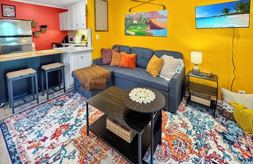 Diamondhead Condo | Golf Course-Swimming Pool-Sleeps 4!