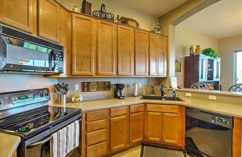 Gold Canyon House | Golf Course View & Pool Access: Gold Canyon Gem