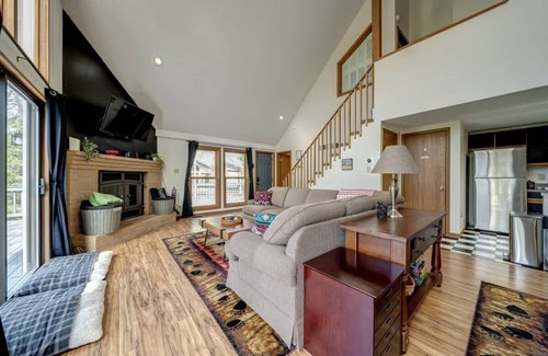 The Woods Cabin | Golf Course Views, Fireplace, Games & Pool Access