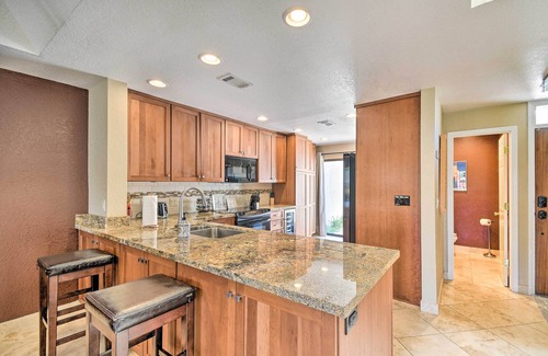 Biltmore Courts House | Golf Course Views, Hot Tub Access: Phoenix Home!