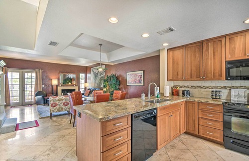 Biltmore Courts House | Golf Course Views, Hot Tub Access: Phoenix Home!