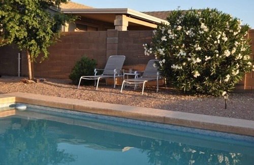 San Tan Valley House | Golf course views with heated pool and golf cart!