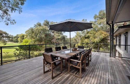 Anglesea House | Golf Edge I Backs onto golf course!