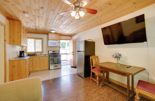 Middletown Cottage | Golf & Hike: Cobb Mountain Cabin in Scenic Forest!