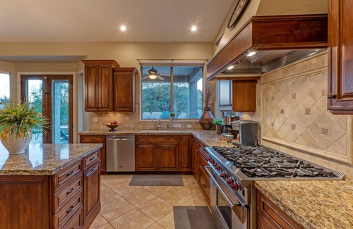 Las Sendas House | Golf & Hiking, LUX Resort Amenities, Htd Salt H20 POOL, Spa, Putt Green, Satellite TVs, 31 Night Min