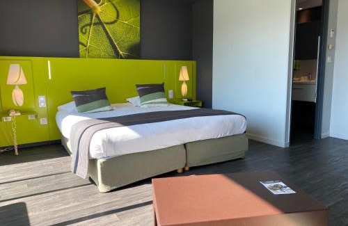 Levernois Hotel | Golf Hotel Colvert - Room Service Disponible