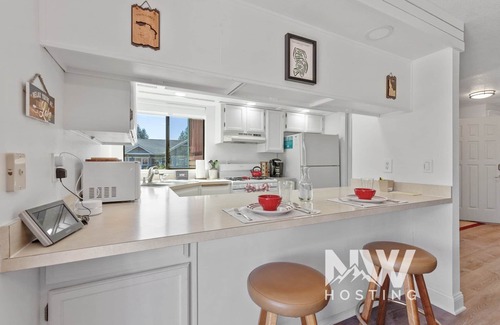 Rathdrum Condo | Golf, Pickleball & Poolside Fun at Twin Lakes!