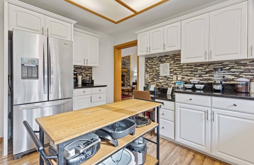 Columbia Falls House | Golf Resort Home - Hot Tub- Minutes To Glacier National Park & Whitefish