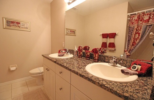 Inverness Condo | Golf Retreat, walk to the course by RedAwning