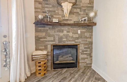 Pigeon Forge Apartment | Golf View 2403