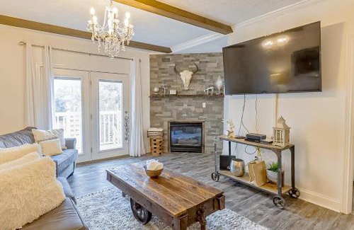 Pigeon Forge Apartment | Golf View 2403