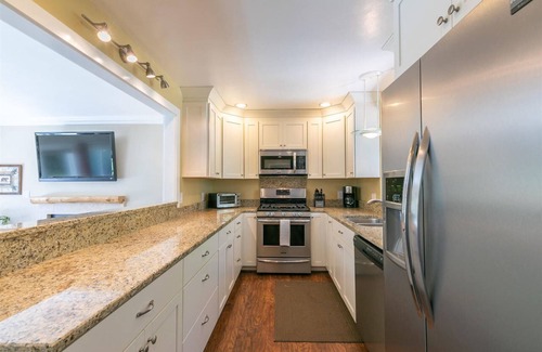Kings Beach Cabin | Golf View Cottage, Dog Friendly, Walk to Beach, Close to Northstar