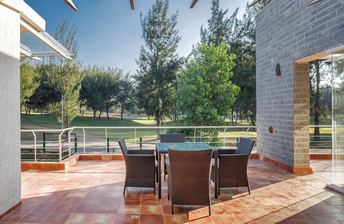 Agara Villa | Golf View Home by Stayjade