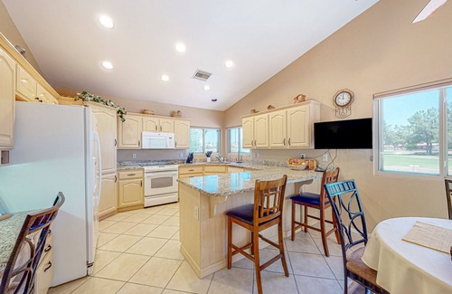 Palo Verde House | Golf-view home with shared pool/hot tub/tennis court, private patio, & W/D