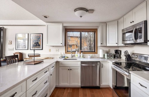 The Woods Cabin | Golf Views, Fireplace, 2 Fire Pits, Grill & Deck