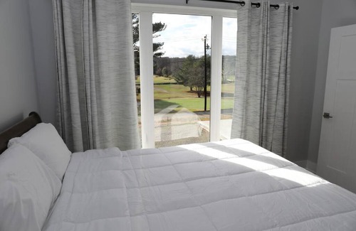 Mount Airy House | Golf Views Mount Airy