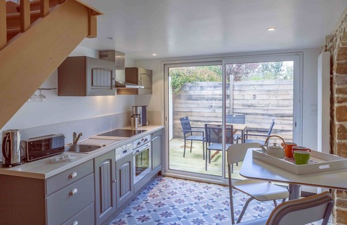 Arradon House | Golfe at 80m, Maison Matelot, fenced and landscaped garden, wifi