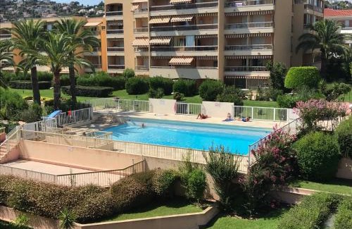 Golfe Juan Apartment | Golfe Juan, quiet apartment with pool, near the beach