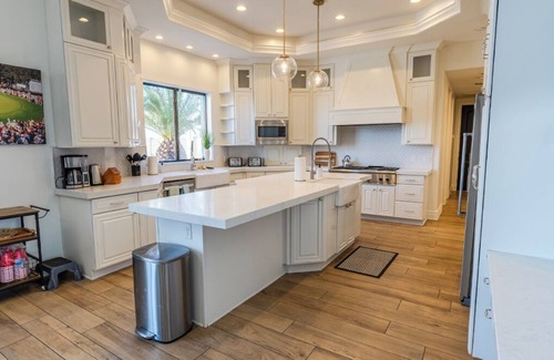 Lehi House | Golfer's Dream 7,000 Sq. Ft WHITE HOUSE