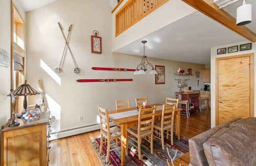 Wilmington House | Golfers Paradise! Walk to the 1st tee at Haystack