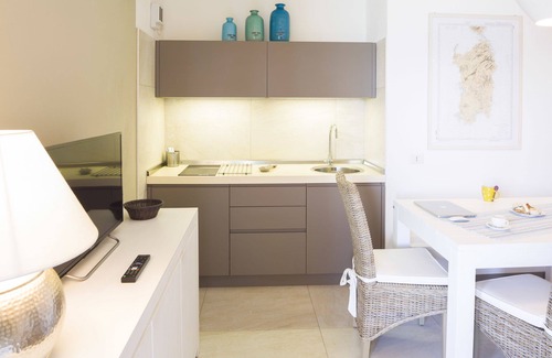 Golfo Aranci Apartment | Golfo Aranci - apartment for 4 people, directly on the beach, with terrace and sea-view
