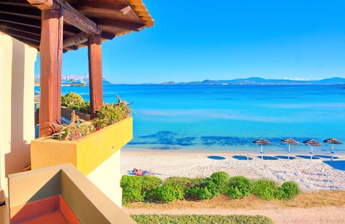 Golfo Aranci Apartment | Golfo Aranci - apartment for 4 people, directly on the beach, with terrace and sea-view